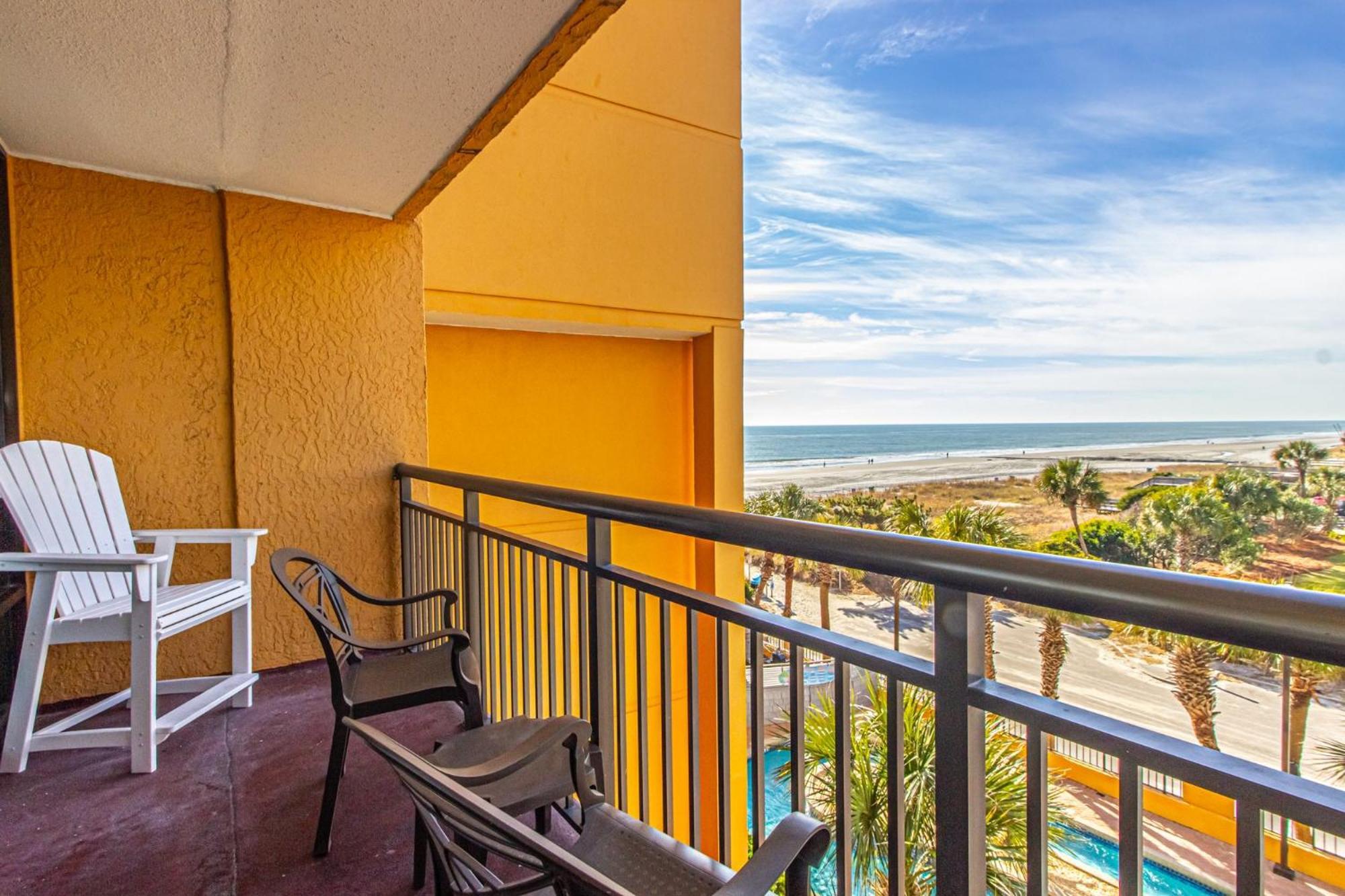 Oversized Ocean View Queen Suite With Beautiful Fireplace And Accents - Sleeps 4 Guests! Миртл-Бич Номер фото
